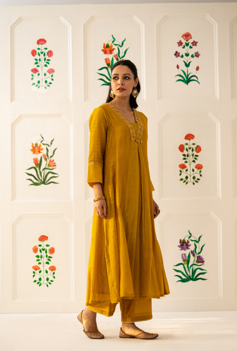 Yellow V-Neck Placket Kishmish Kurta Set