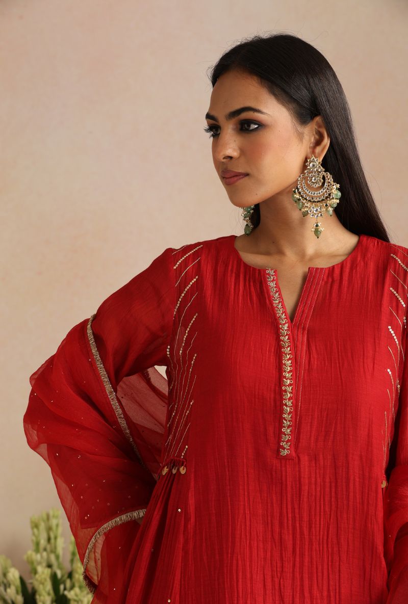 Red Side Kali Sitara Itrh Kurta Set