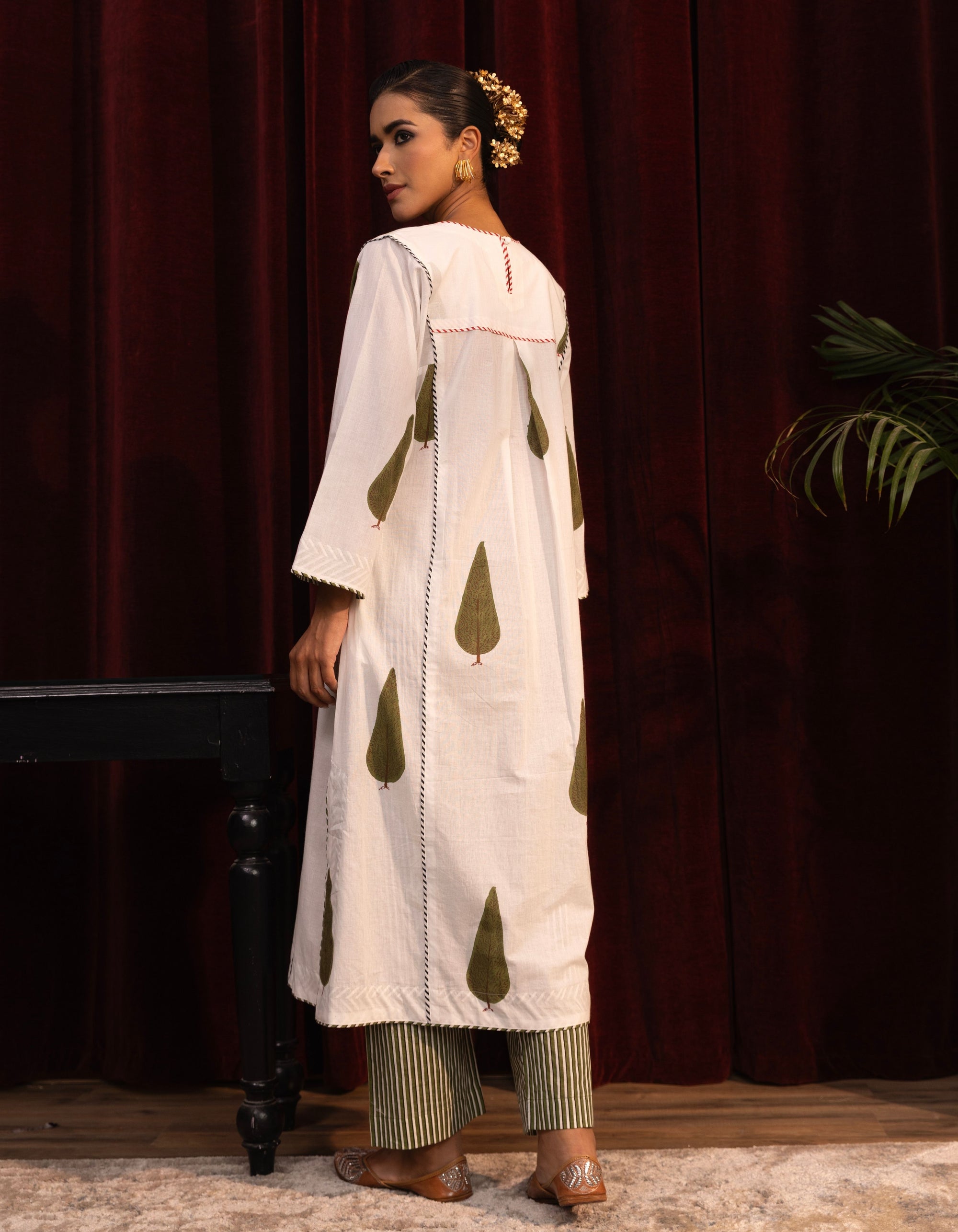 White Cypress Leaf and Stripes Print Mogra Kurta Set