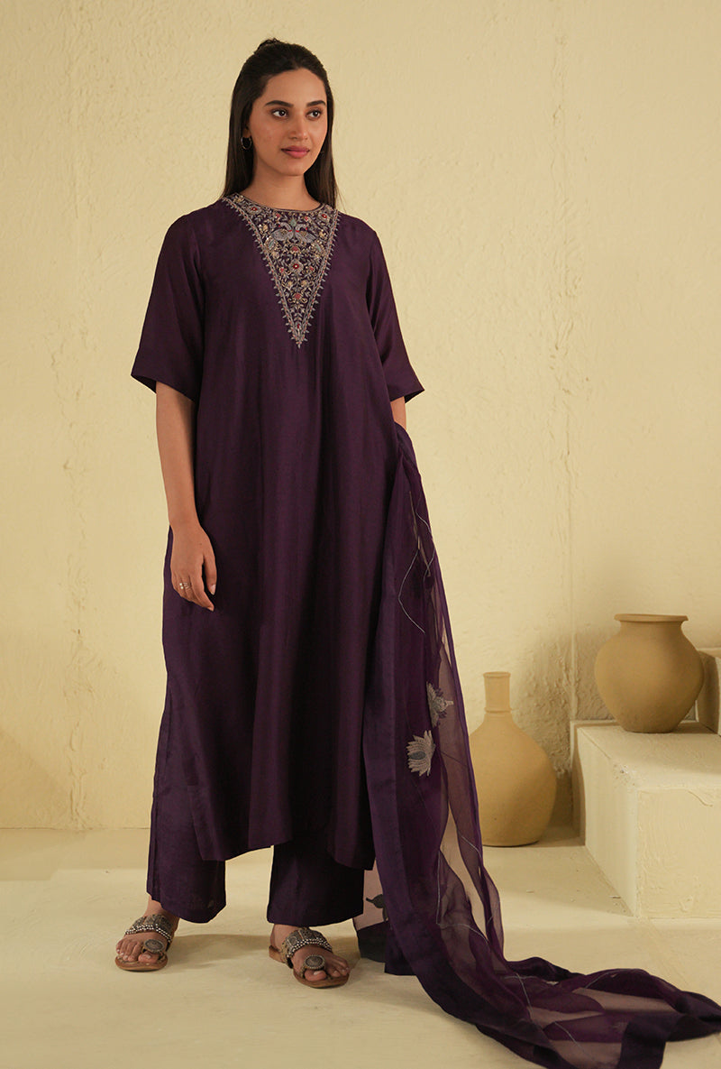 Purple 💜 | Purple color combinations, Purple and black dress, Purple  contrast color combinations dress
