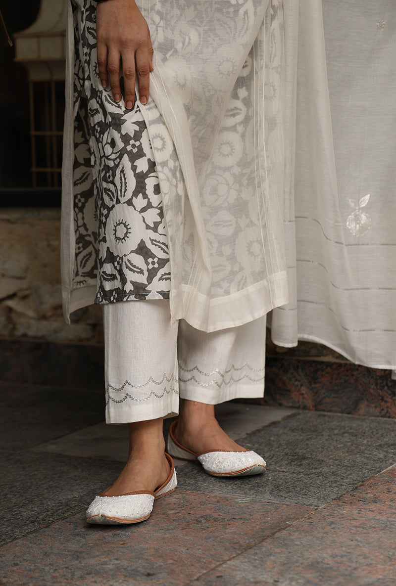 Off White Embroidered Pintuck Kurta With Printed Slip Sehar Kurta Set