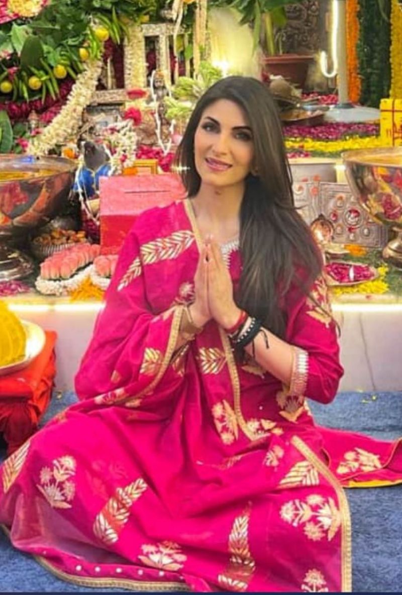 Riddhima Kapoor in Rani Pink Classic Haseena Kurta Set