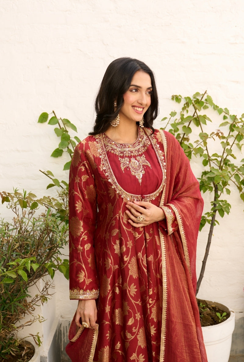 Maroon Brocade Sabah Cape Set