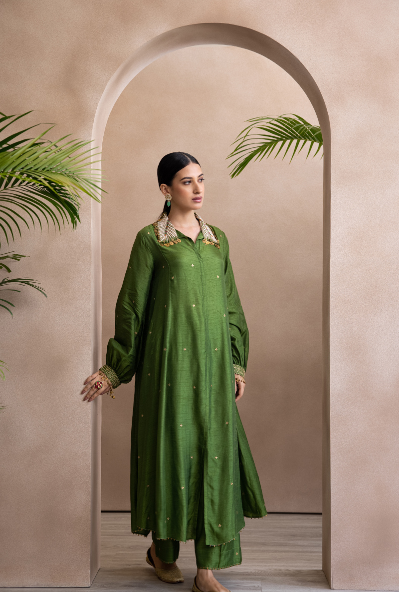 SUMAYA DALMIA IN Green Pankh Collar Adhira Kurta Set