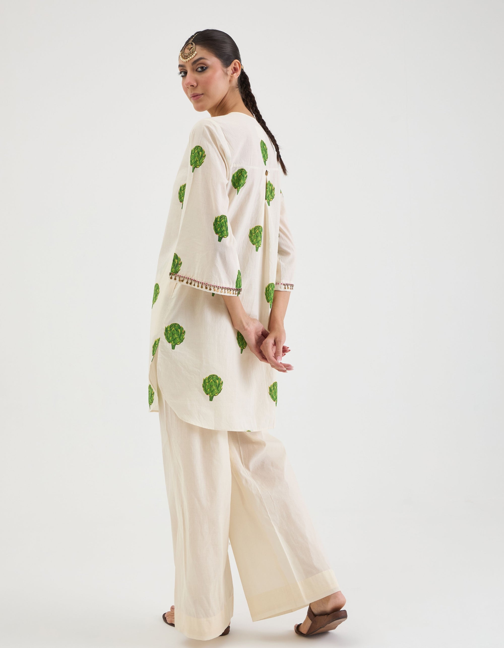 Off White Artichoke Sukhi Kurta Set