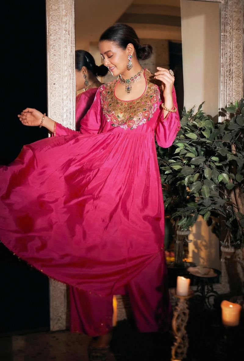 Surveen Chawla in Pink Paisley Matka Adhira Kurta Set