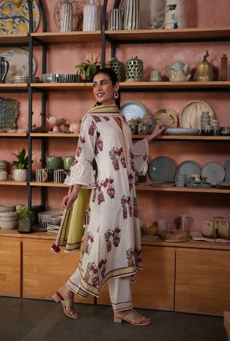 Ivory Handblock Vase Motif Asymmetrical Raisa Kurta Set
