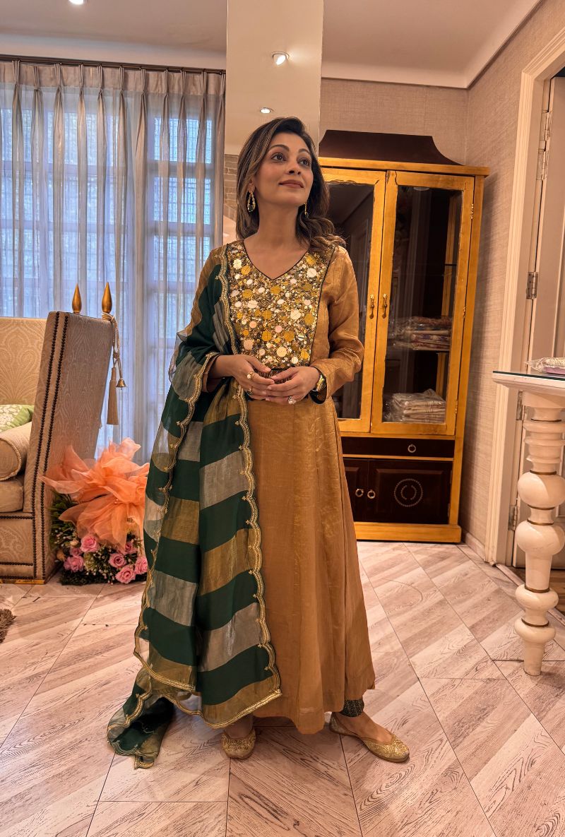 Meghna Nayyar in Gold Metallic Zardosi work Kainaat Anarkali Set