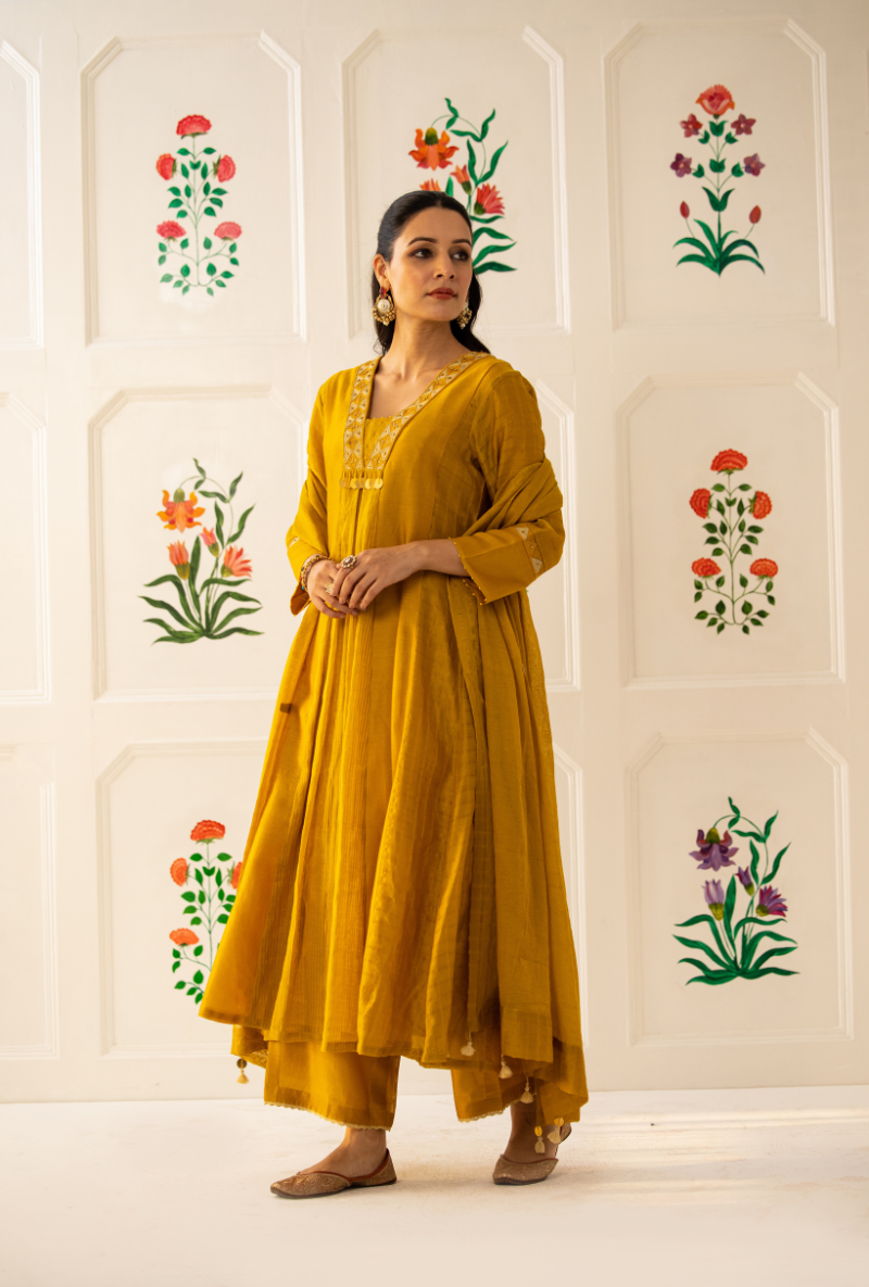 Yellow V-Neck Placket Kishmish Kurta Set