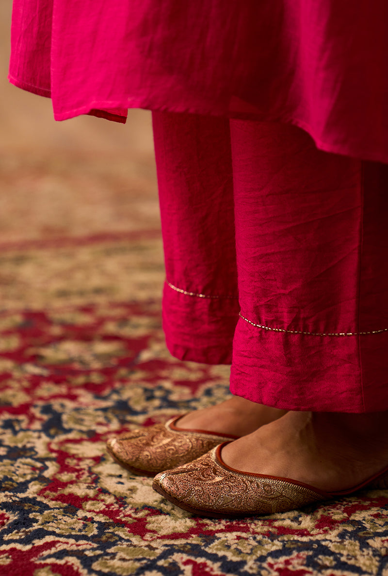 Pink V- Neck Brocade Khwaab Kurta Set