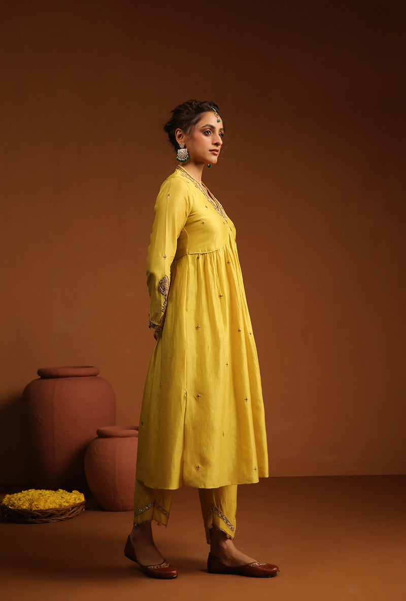 Yellow Chunnat Ishq Kurta Set