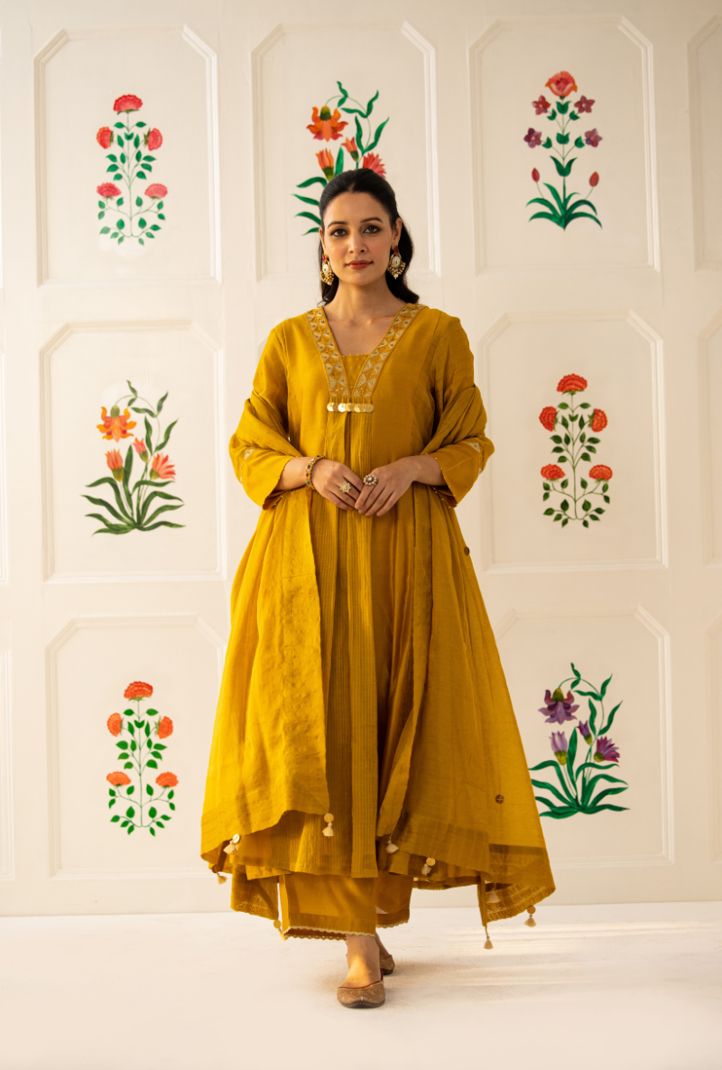 Yellow V-Neck Placket Kishmish Kurta Set