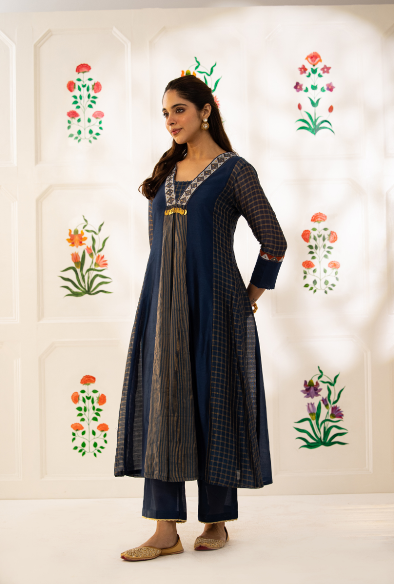Blue V-Neck Placket Kishmish Kurta Set