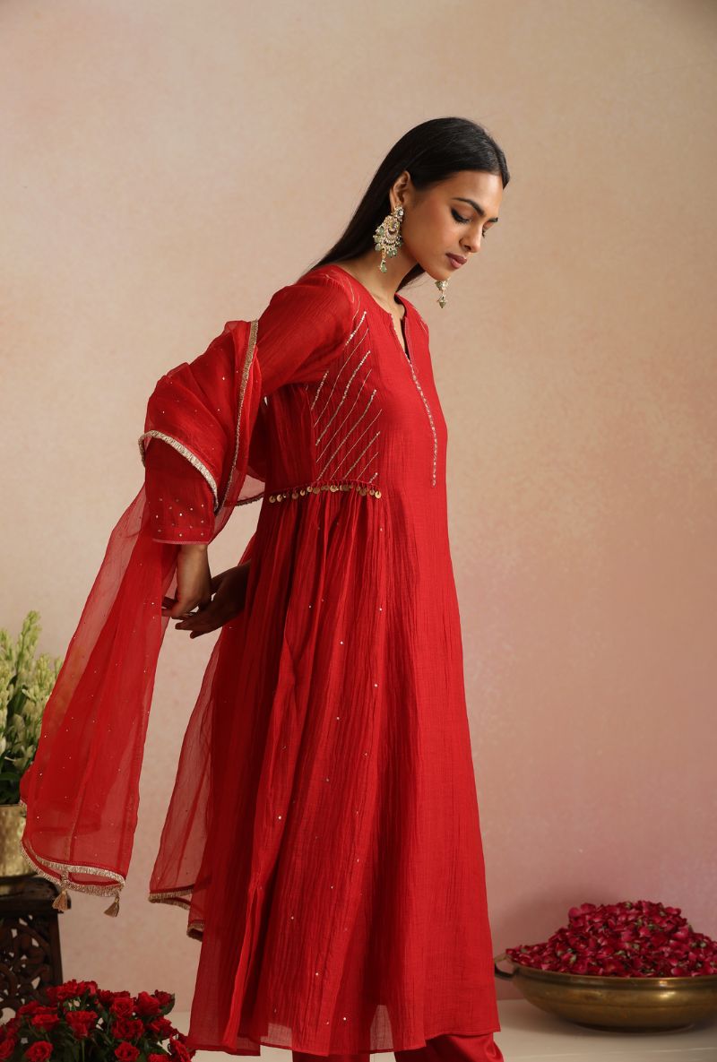 Red Side Kali Sitara Itrh Kurta Set