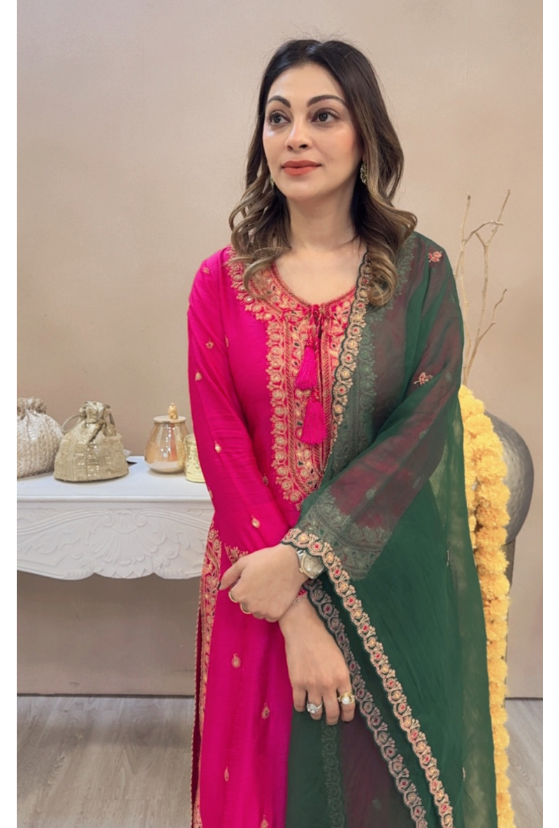 Meghna Nayyar In Rani Heavy Marodi Long Ulfat Kurta Set