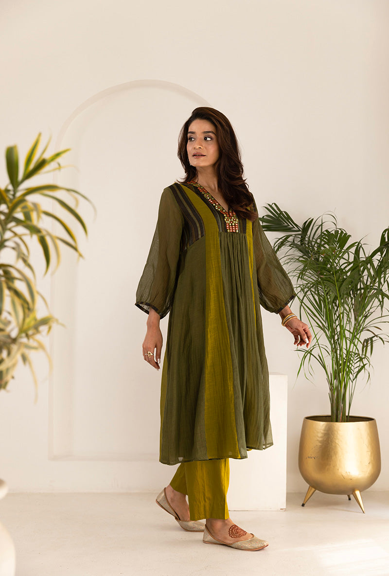 Green V Neck Mirror Ruhi Kurta Set