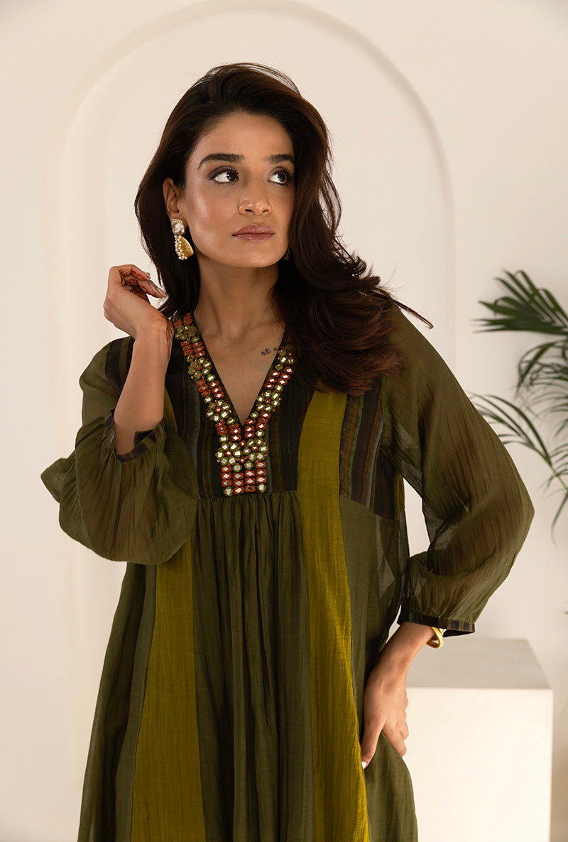 Green V Neck Mirror Ruhi Kurta Set