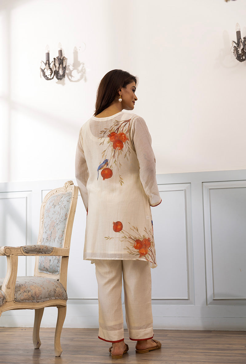 Ivory Anaar Embellished Dahlia Kurat Set