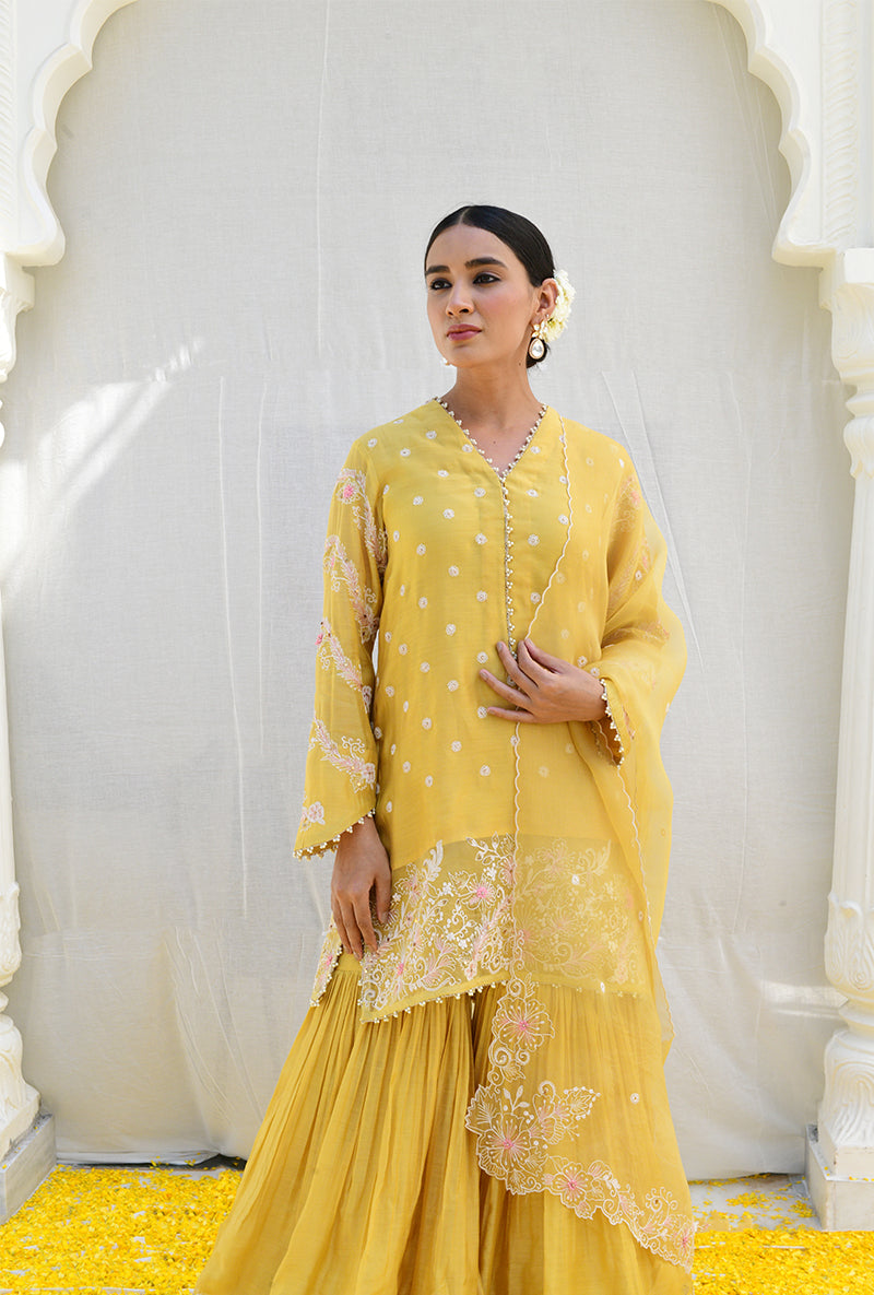 Yellow Heavy Izra Gharara Set