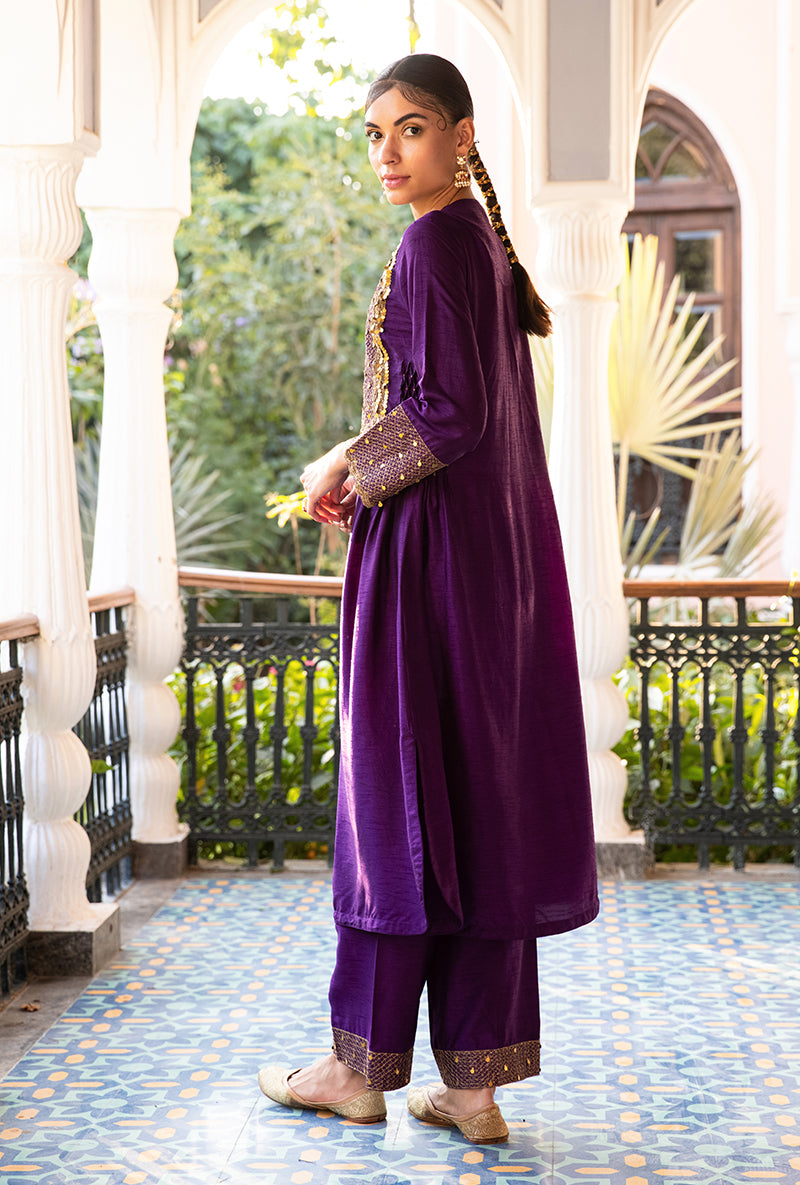 Purple Lotus Yoke Heavy Neck Sunehri Kurta Set