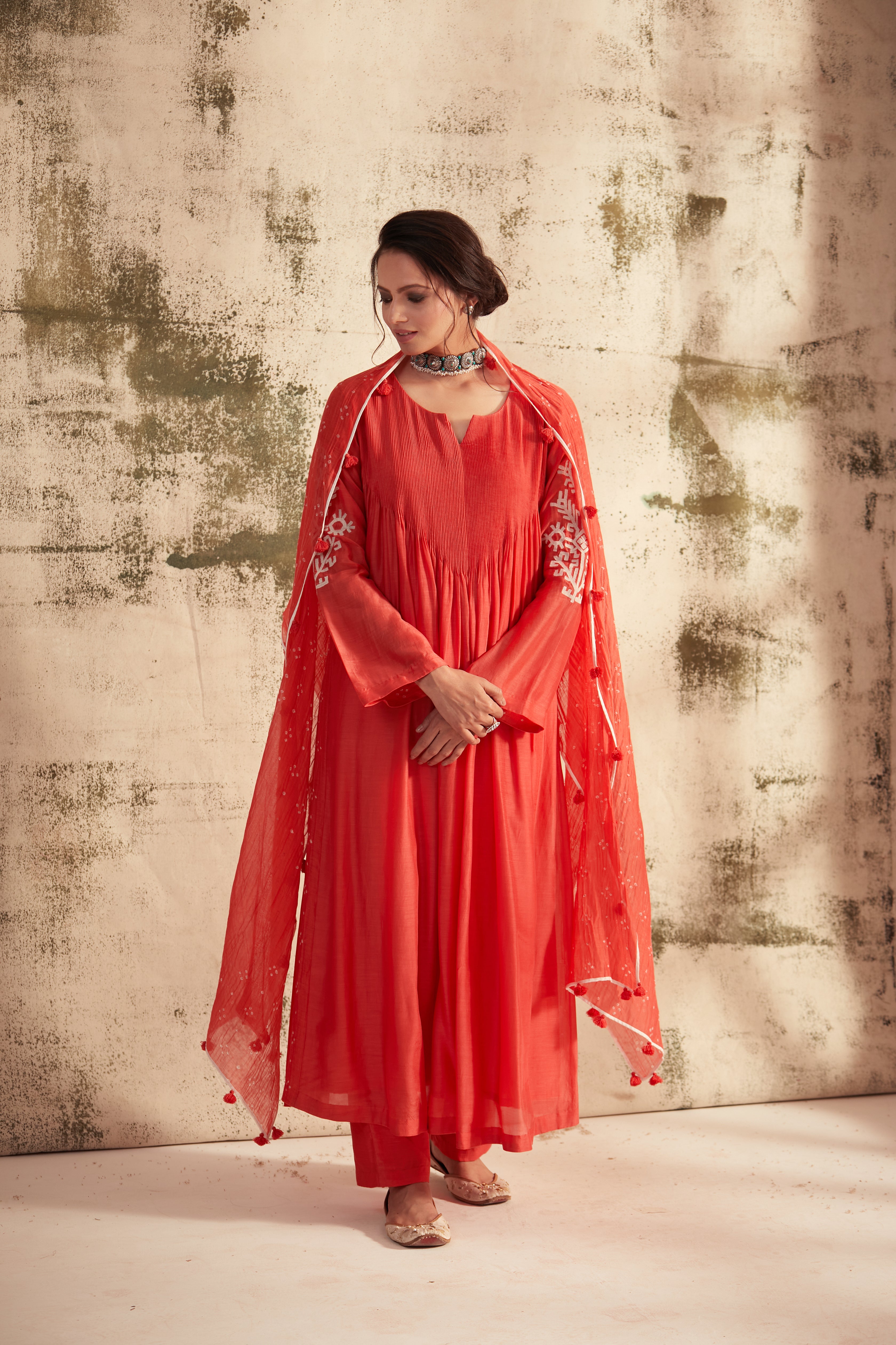 Coral Motif Pintuck Inaya Kurta Set