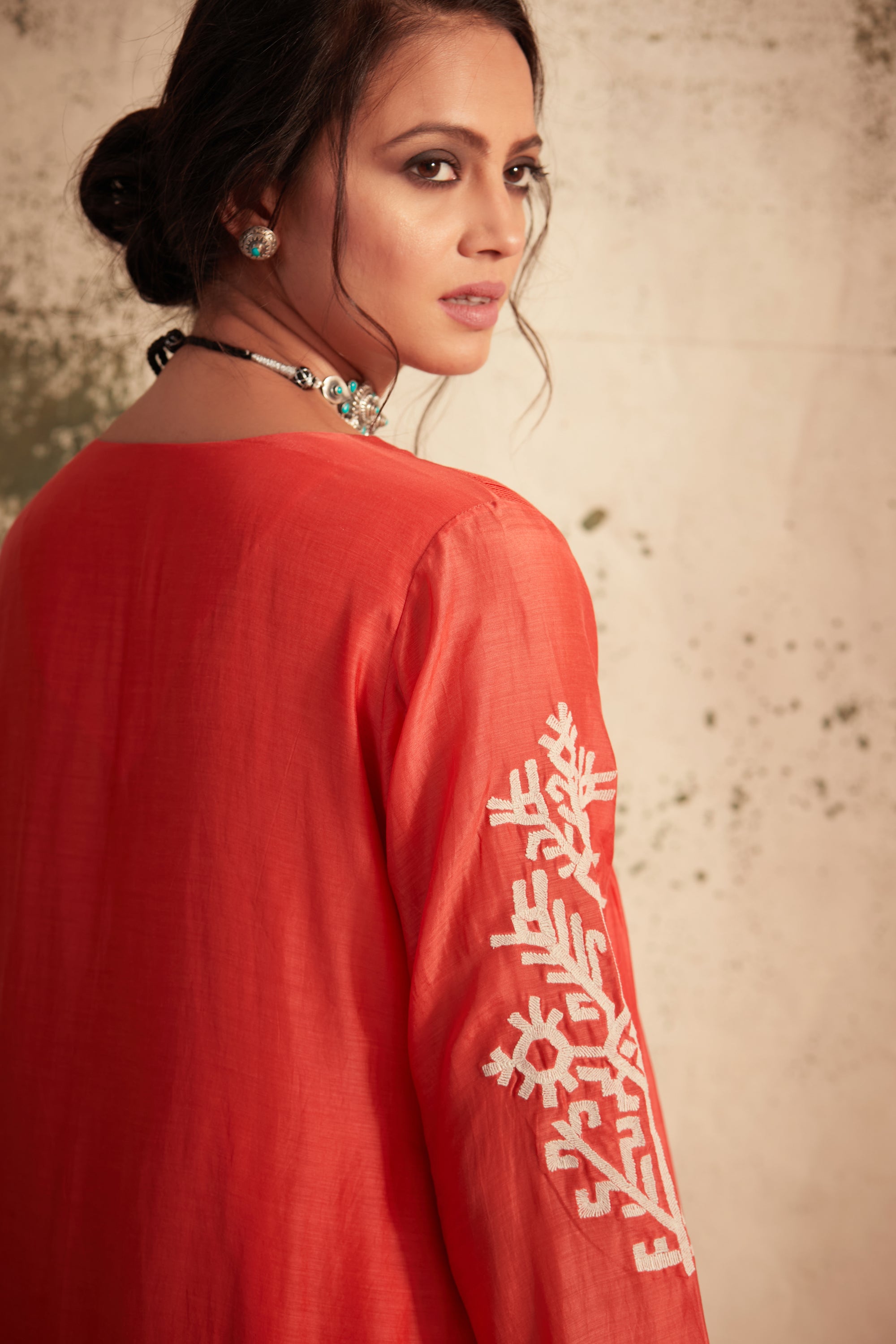 Coral Motif Pintuck Inaya Kurta Set