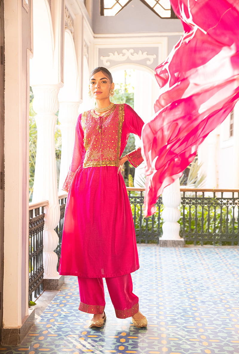 Pink Lotus Yoke Heavy Neck Sunehri Kurta Set