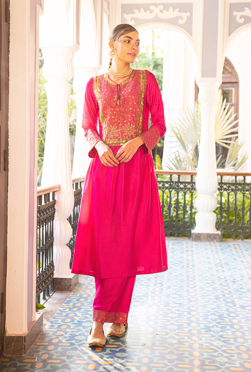 Pink Lotus Yoke Heavy Neck Sunehri Kurta Set
