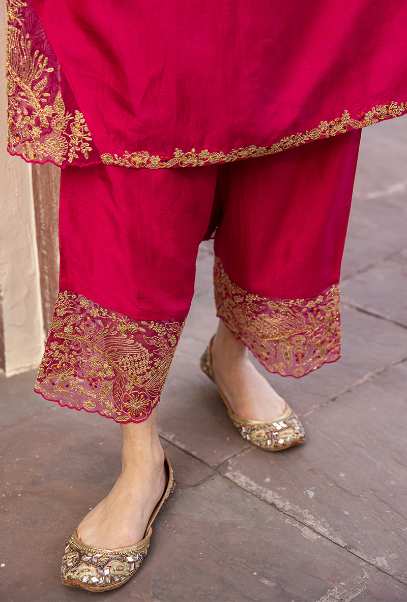 Kajal Aggarwal In Rani Pink Leaf Jaal Farshi Ulfat Kurta Set