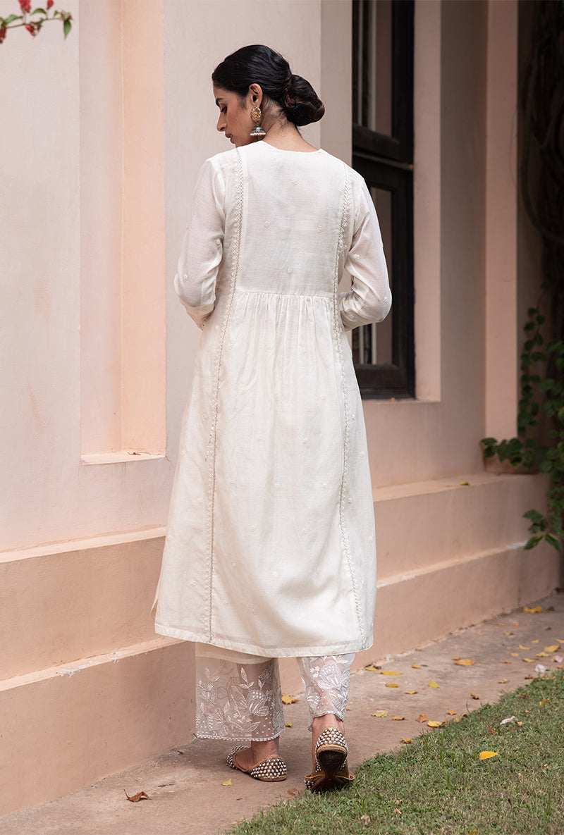 Meghna Nayyar in Ivory Applique Yoke Nazam Kurta Set