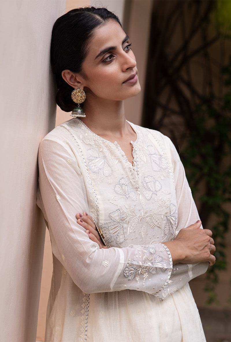 Meghna Nayyar in Ivory Applique Yoke Nazam Kurta Set