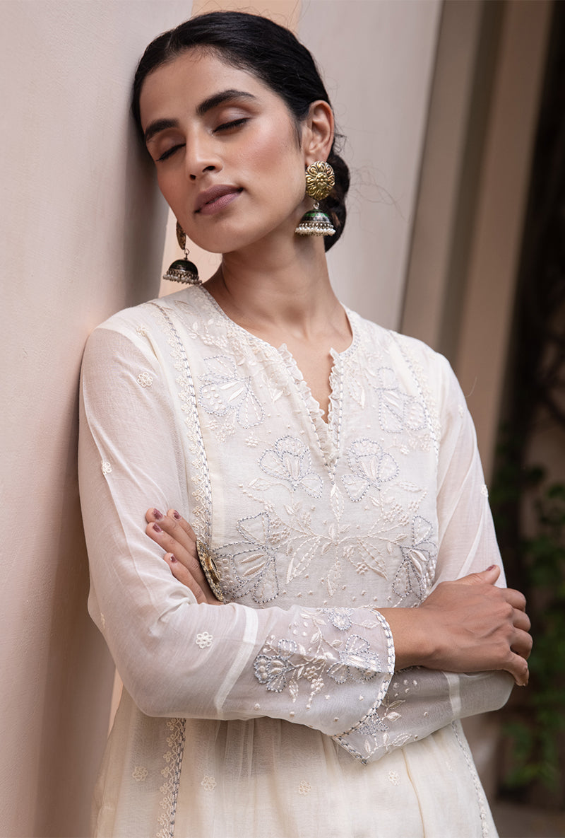 Meghna Nayyar in Ivory Applique Yoke Nazam Kurta Set