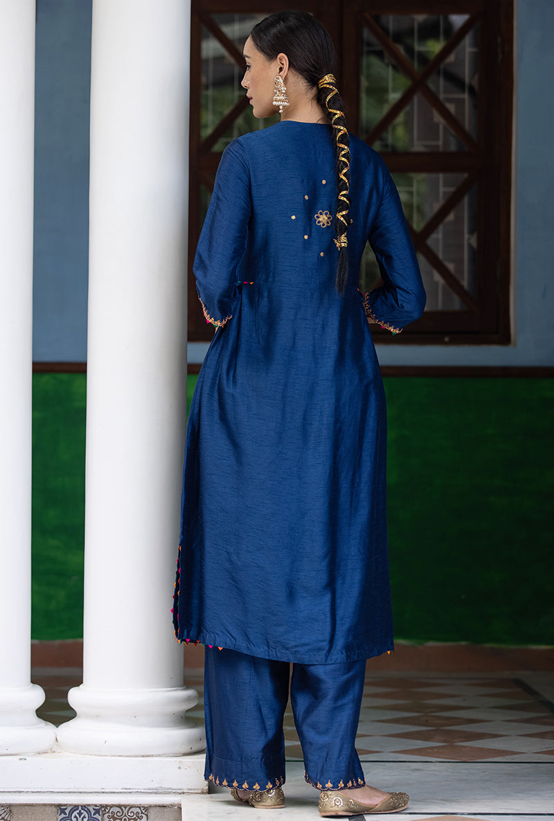 Blue Heavy Tikki Neck Aayat Kurta Set