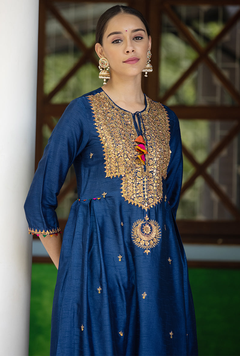 Blue Heavy Tikki Neck Aayat Kurta Set