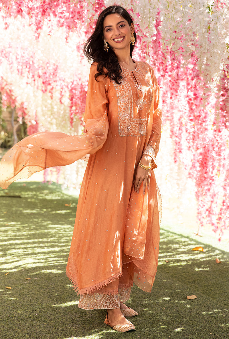 Surbhi Jyoti In Peach Thread Jaal Square Neck Aafreen Kurta Set