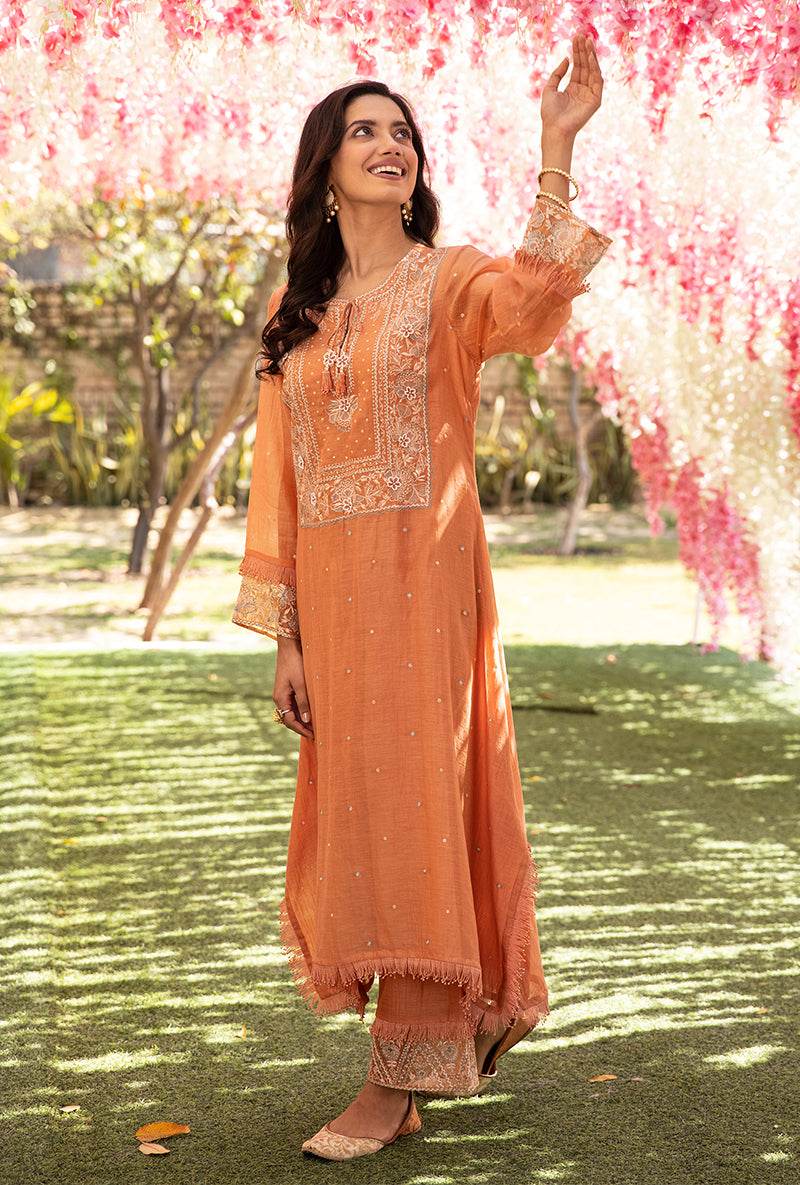 Surbhi Jyoti In Peach Thread Jaal Square Neck Aafreen Kurta Set