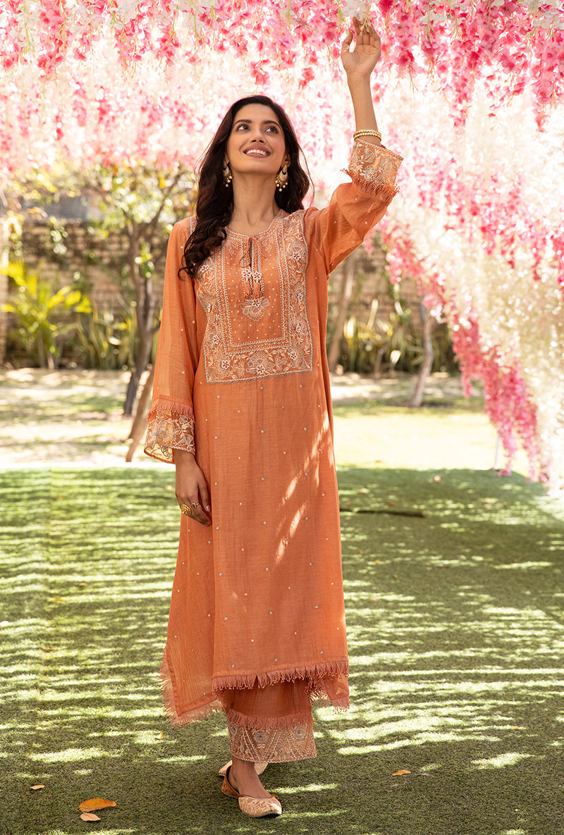 Surbhi Jyoti In Peach Thread Jaal Square Neck Aafreen Kurta Set