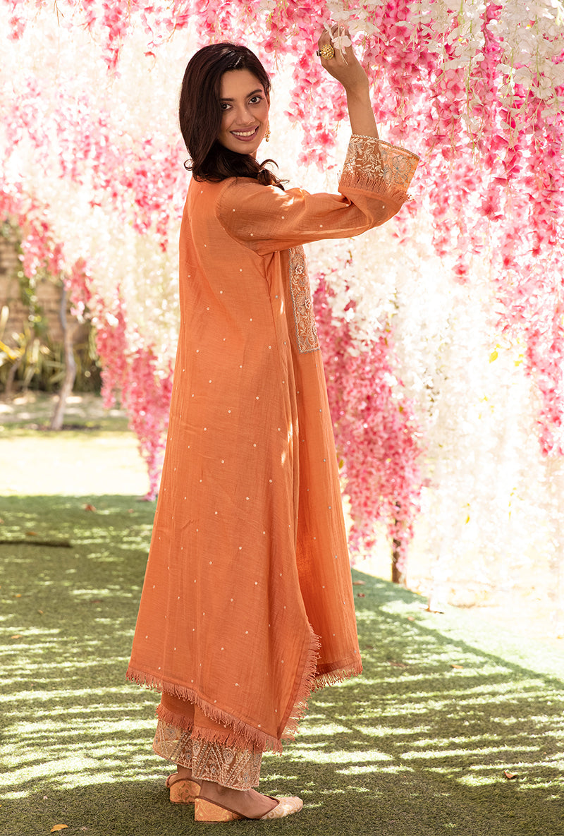 Surbhi Jyoti In Peach Thread Jaal Square Neck Aafreen Kurta Set