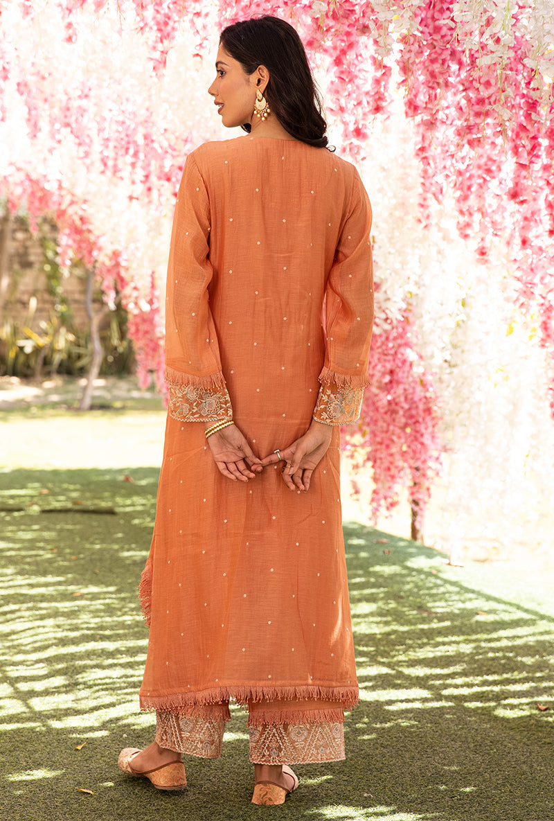 Surbhi Jyoti In Peach Thread Jaal Square Neck Aafreen Kurta Set