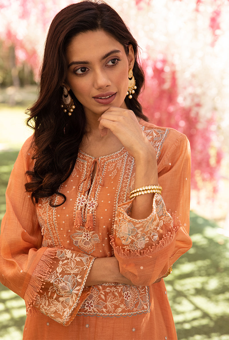 Surbhi Jyoti In Peach Thread Jaal Square Neck Aafreen Kurta Set