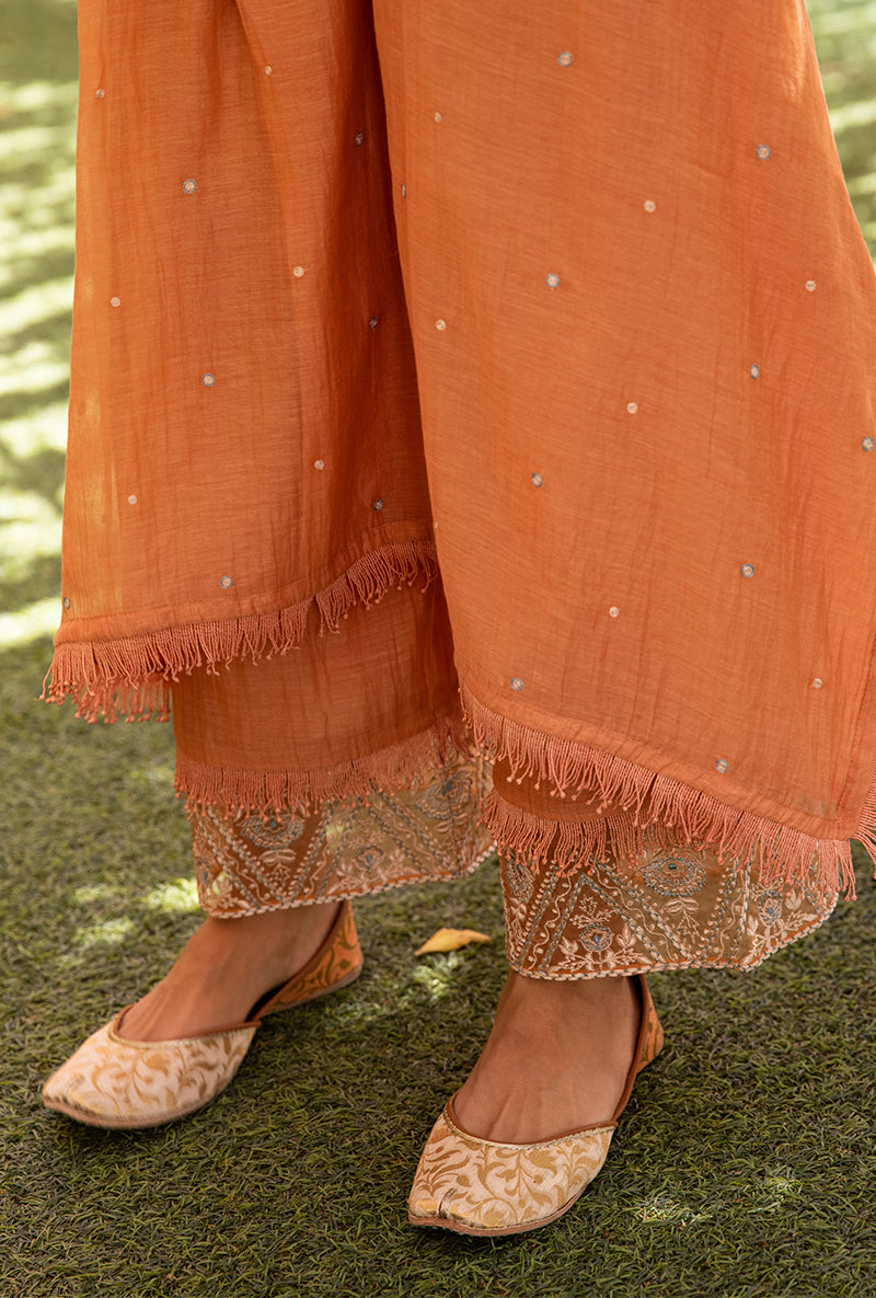 Surbhi Jyoti In Peach Thread Jaal Square Neck Aafreen Kurta Set