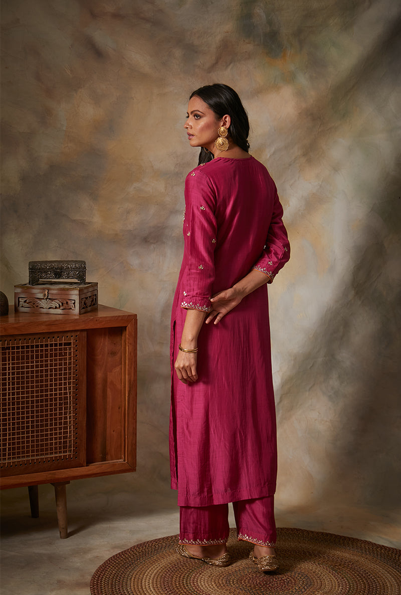 Rani Leaf Yoke Mahi Kurta Set