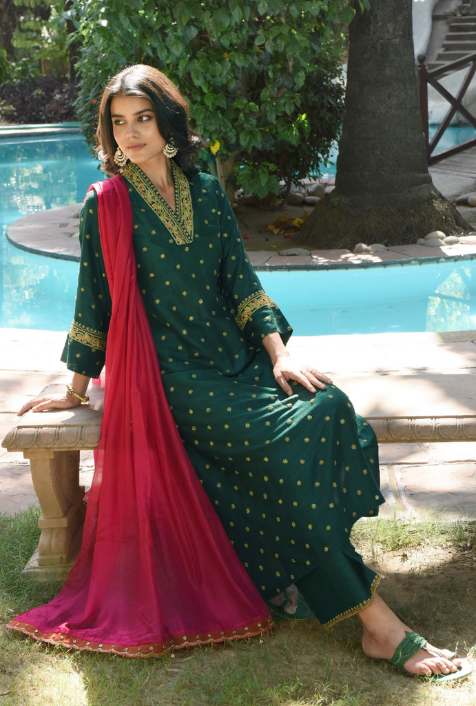 Green Resham V Neck Kurta Set
