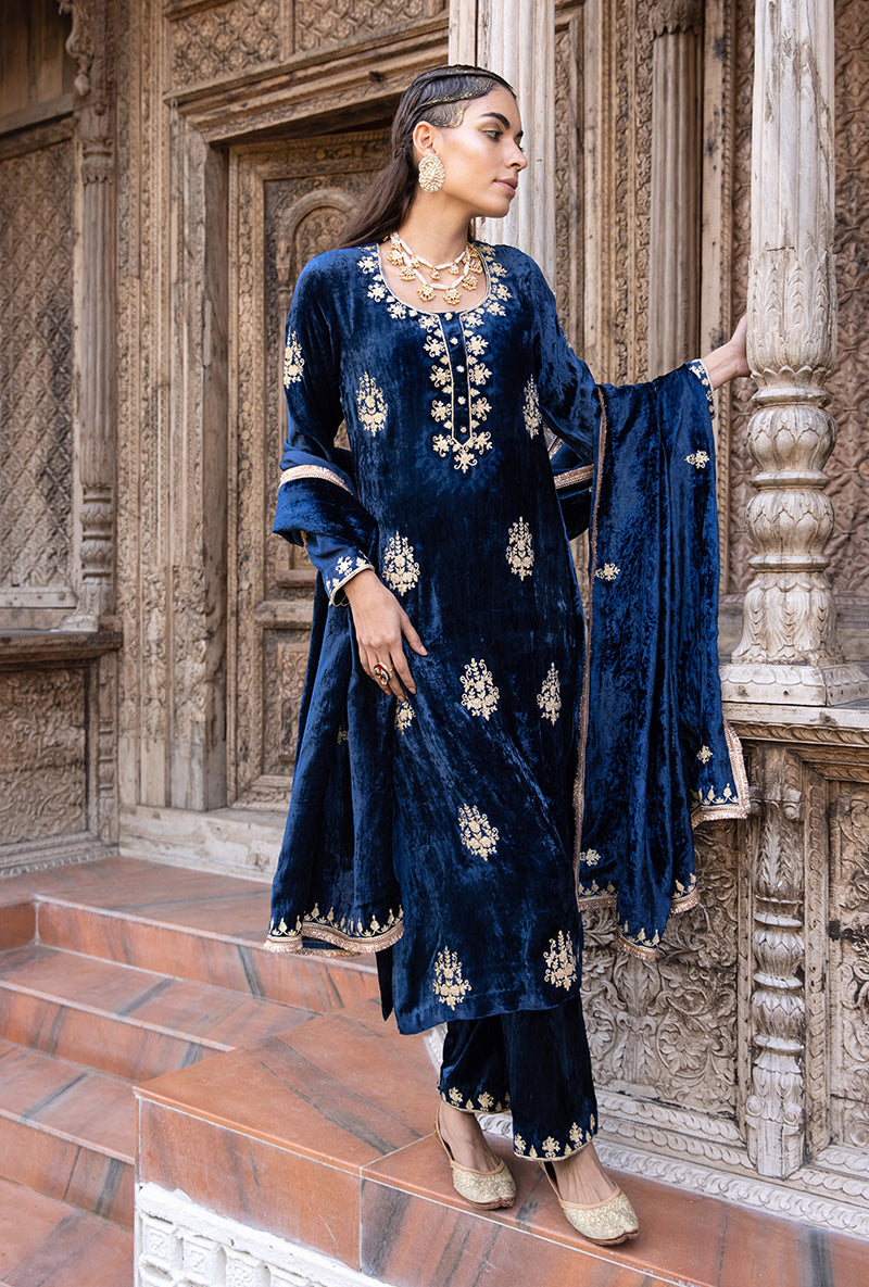 Blue Velvet Classic Falak Kurta Set