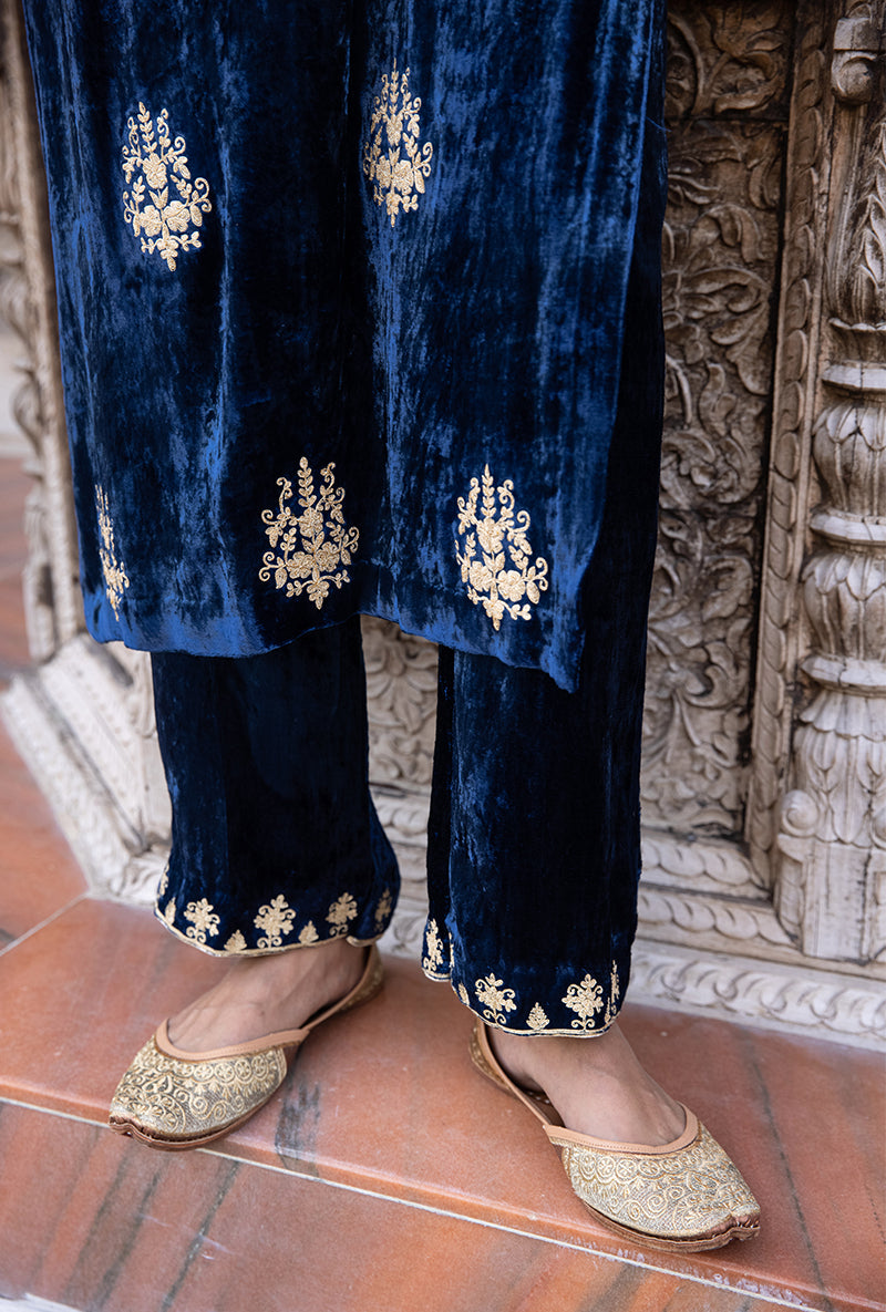 Blue Velvet Classic Falak Kurta Set