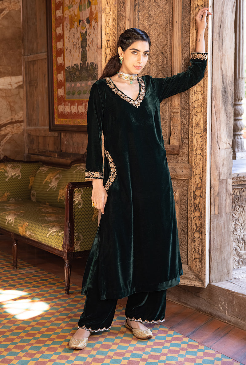 Green V Neck And Pocket Velvet Aarzoo Kurta Set