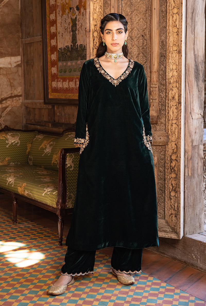 Green V Neck And Pocket Velvet Aarzoo Kurta Set