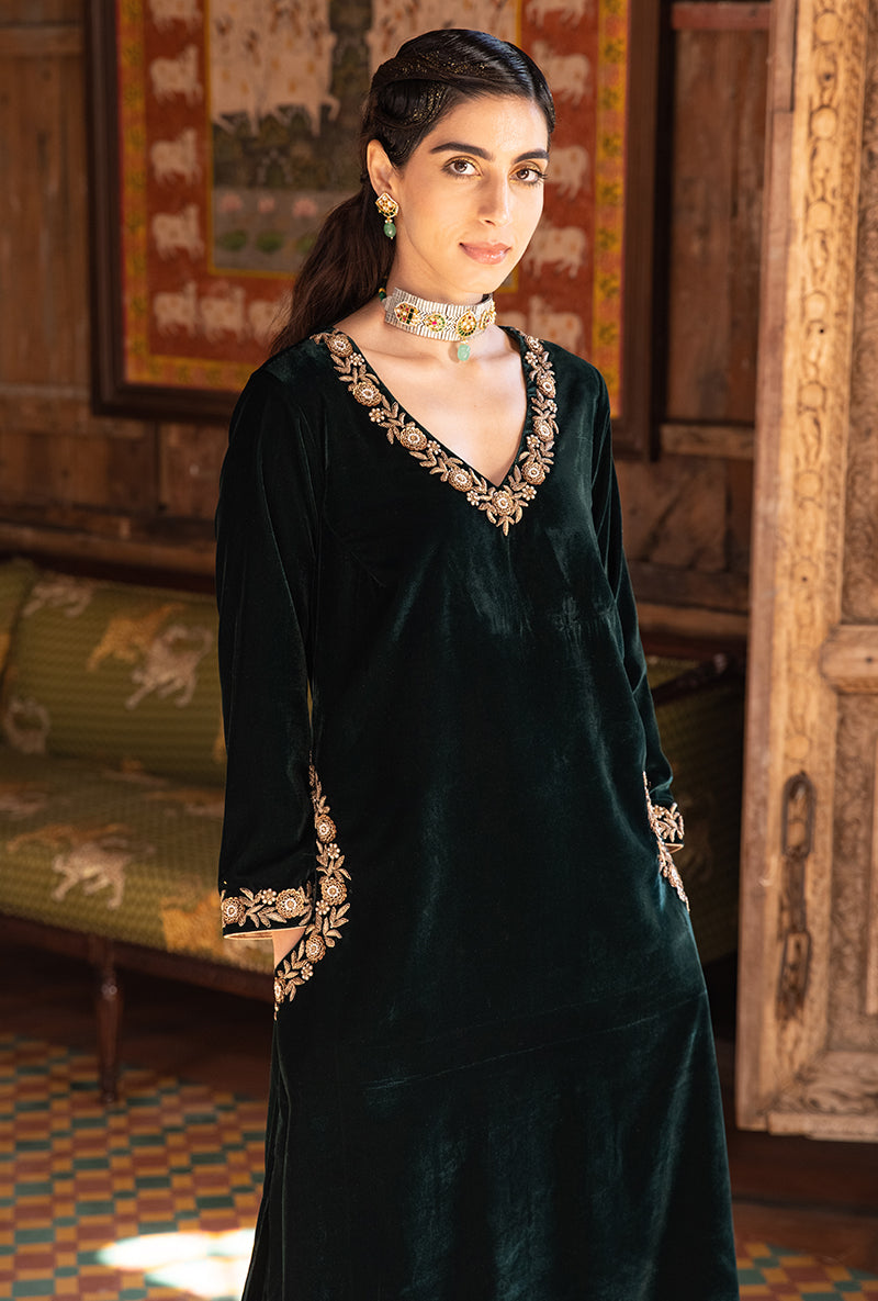 Green V Neck And Pocket Velvet Aarzoo Kurta Set