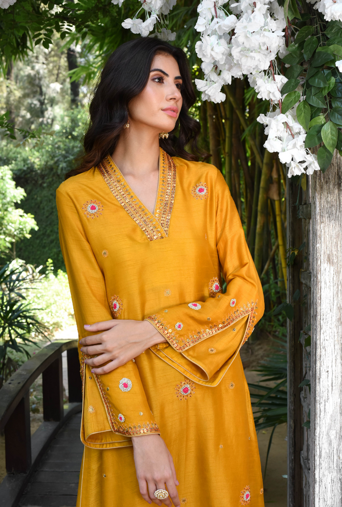 Yellow Single Mandala Butti Set