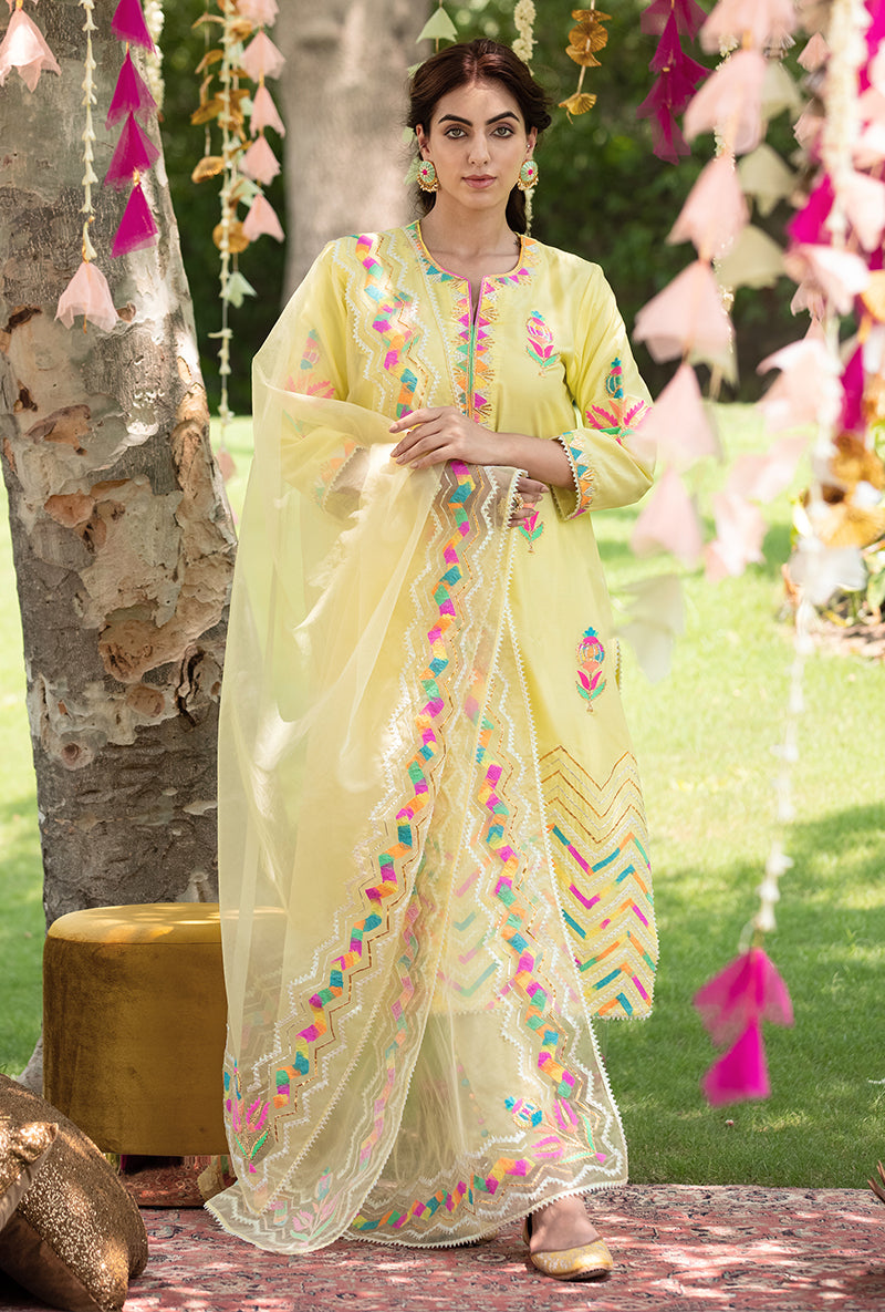 Yellow Mughal Pariza Kurta Set